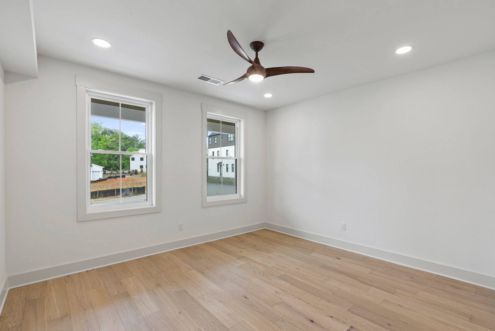 Interior photo of The Enclave at Laurel Brooke